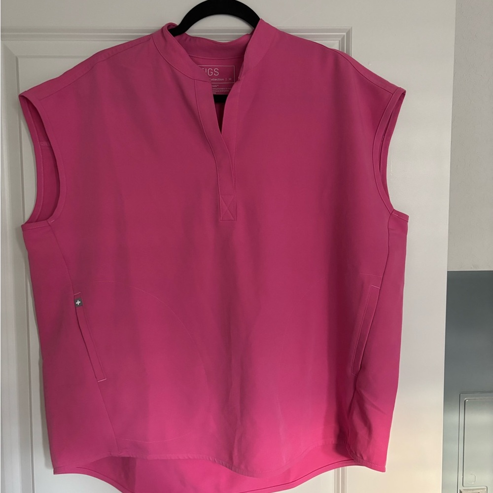 Figs Rafaela Scrub Top in F*ing Pink size M